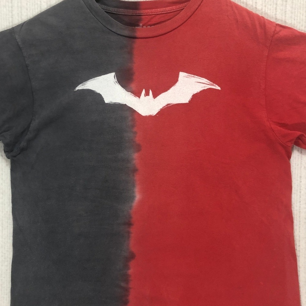 The Batman T-Shirt Red Black Tie Dye‎ Graphic Tee Short Sleeve Men's Size Medium